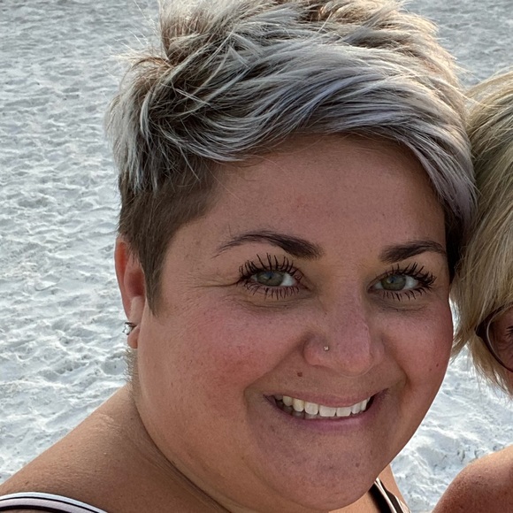 Meet your Posher, Melissa - Picture 1 of 1